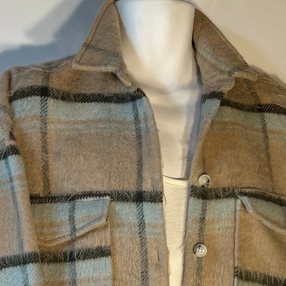 ACOA SZ M\L Plaid button front jacket or shacket warm travel gorpore street wear - Picture 2 of 9